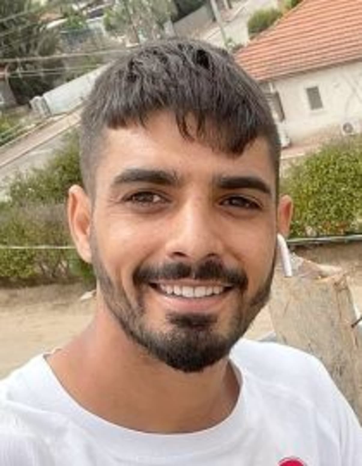 תמונת פורטרט של בעל המקצוע