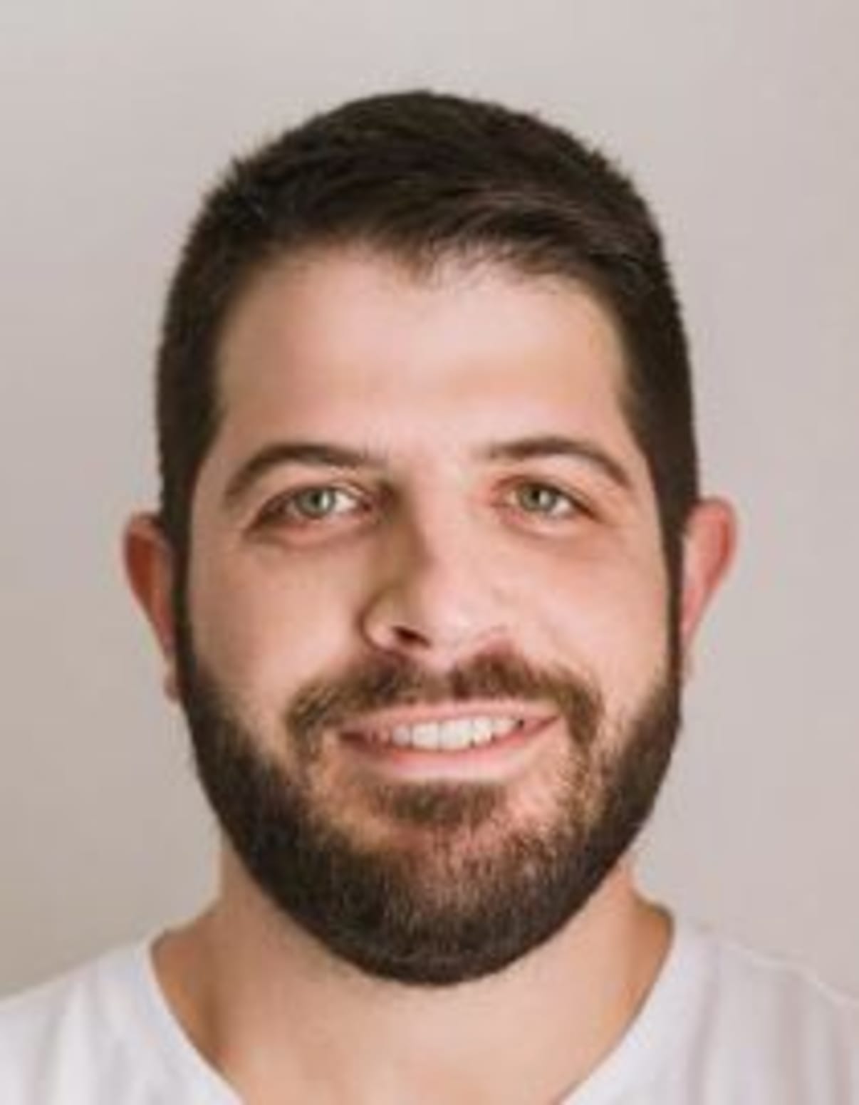 תמונת פורטרט של בעל המקצוע