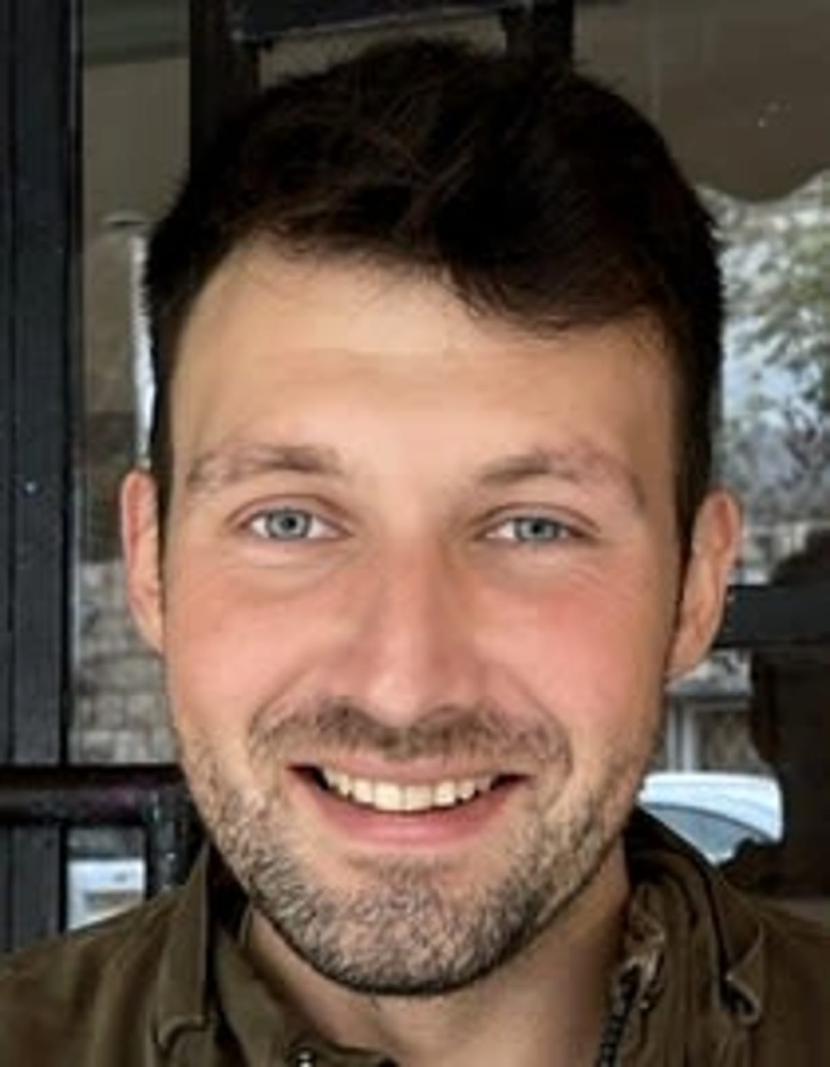 תמונת פורטרט של בעל המקצוע