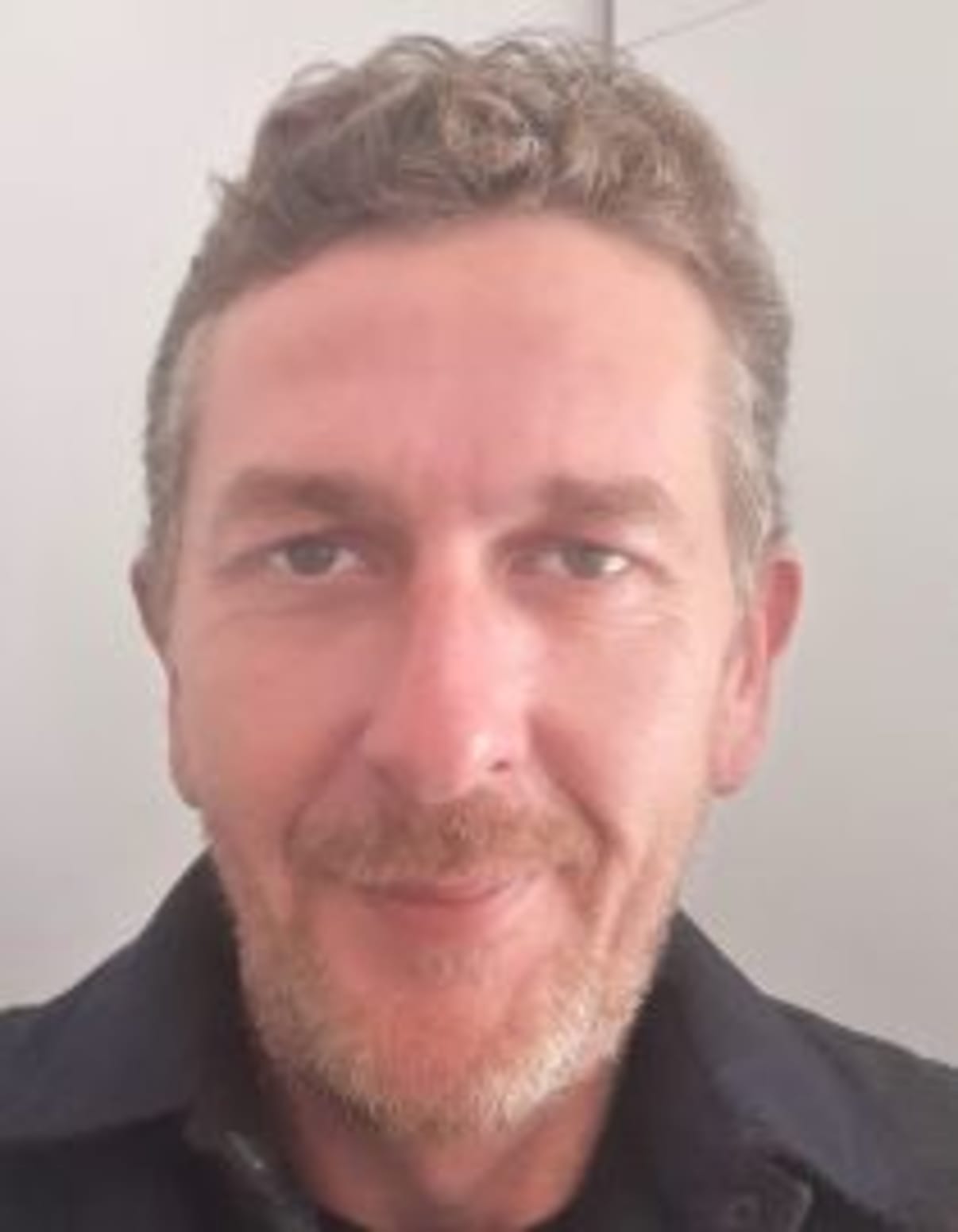 תמונת פורטרט של בעל המקצוע