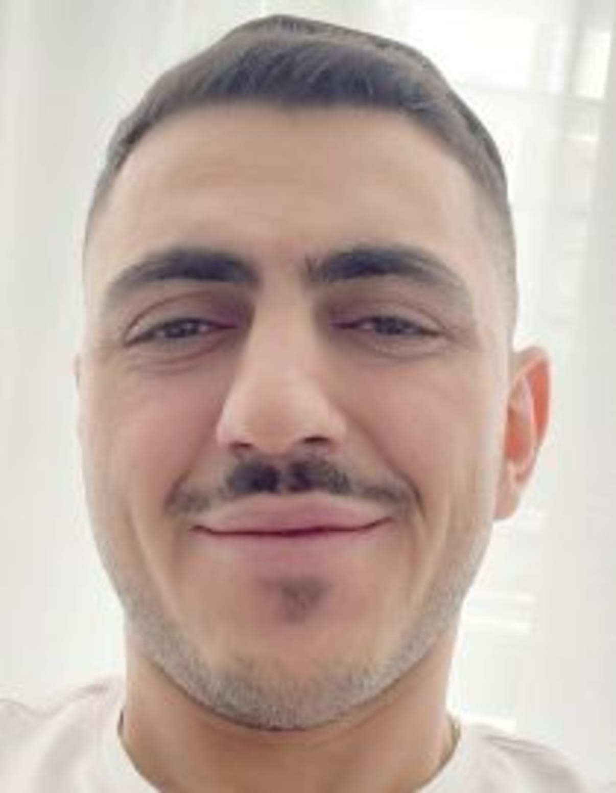 תמונת פורטרט של בעל המקצוע