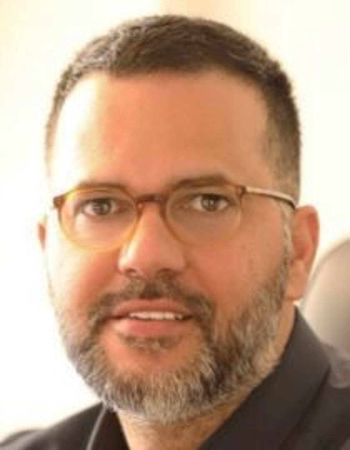 תמונת פורטרט של בעל המקצוע