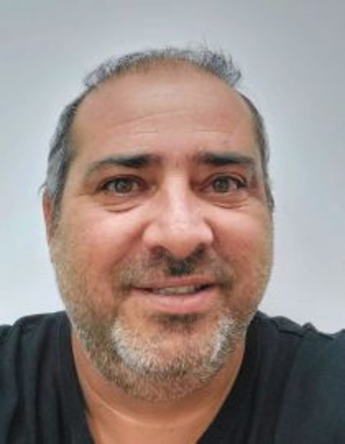 תמונת פורטרט של בעל המקצוע