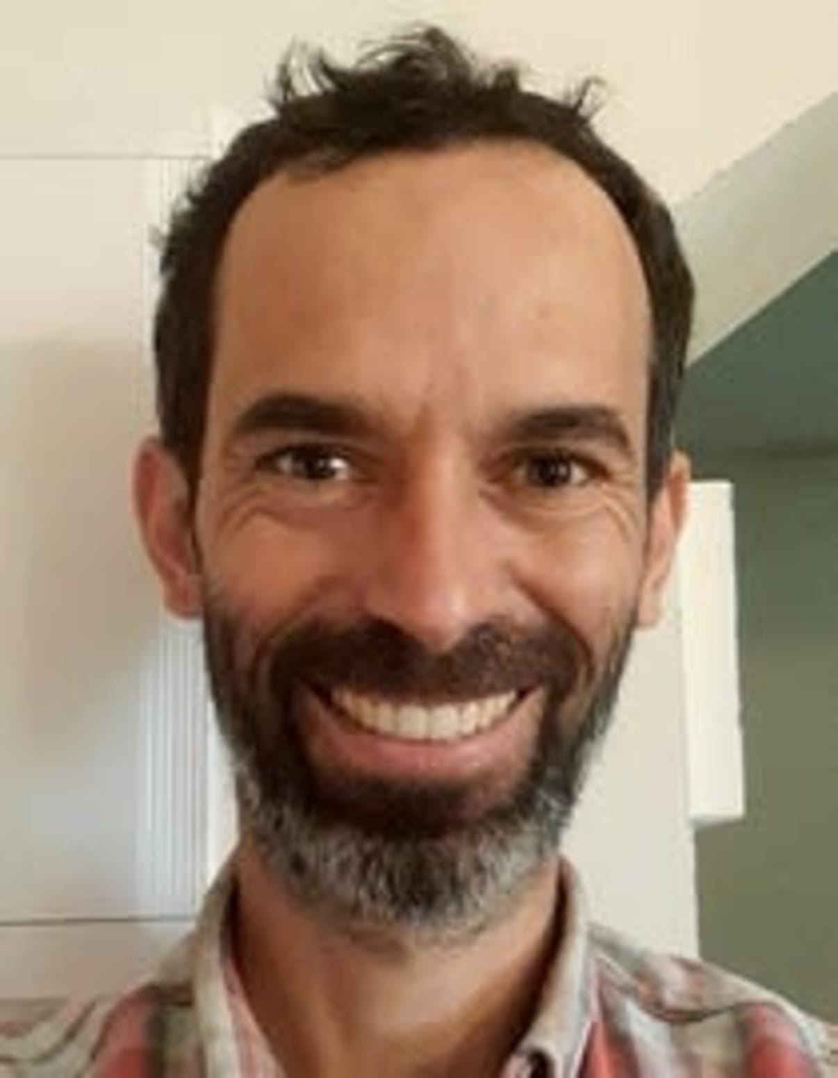 תמונת פורטרט של בעל המקצוע