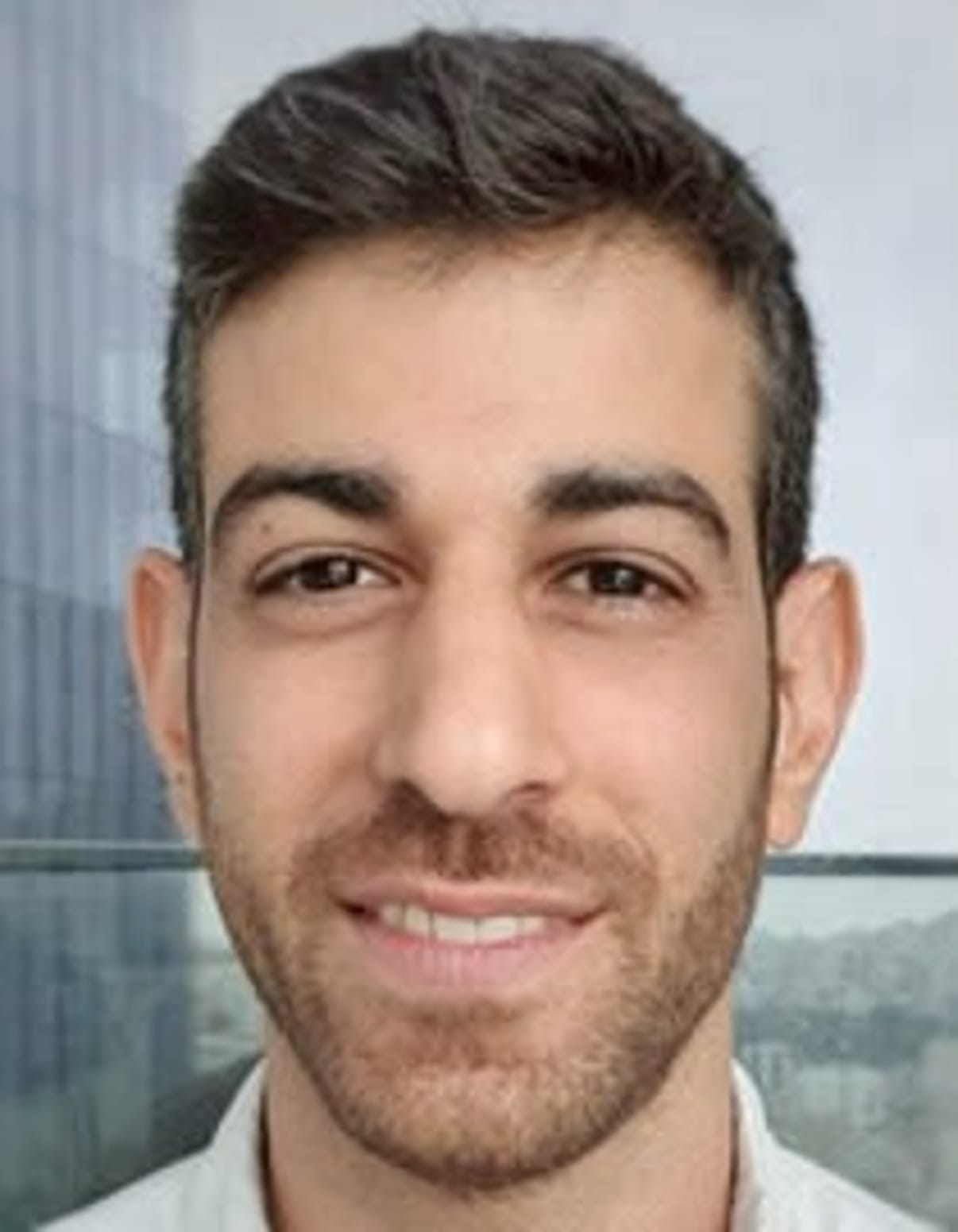 תמונת פורטרט של בעל המקצוע