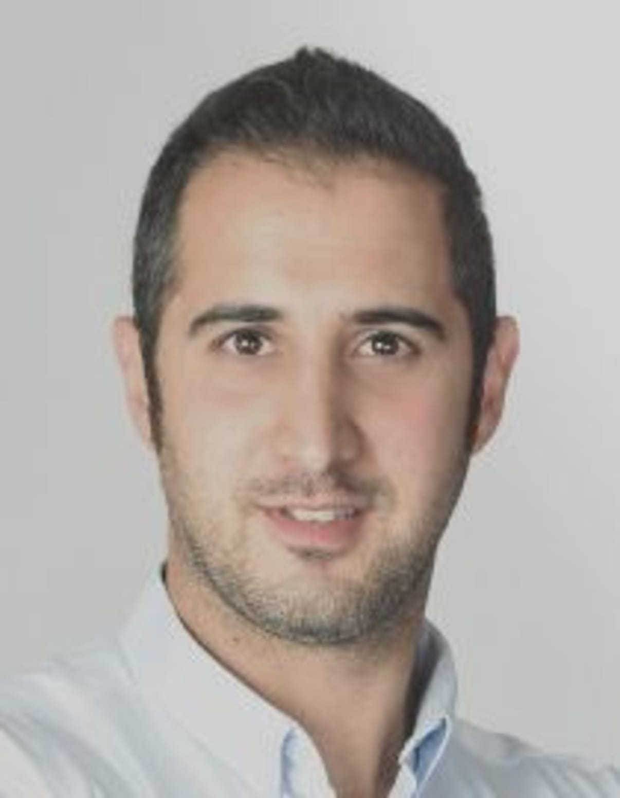 תמונת פורטרט של בעל המקצוע