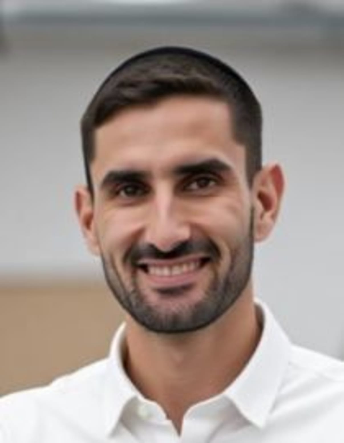 תמונת פורטרט של בעל המקצוע