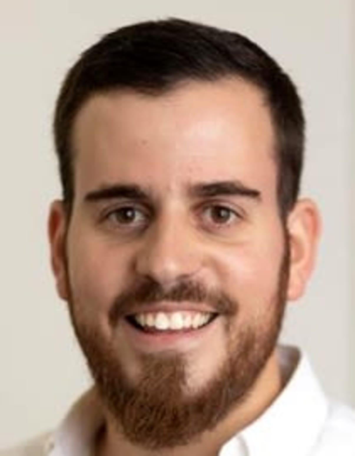 תמונת פורטרט של בעל המקצוע