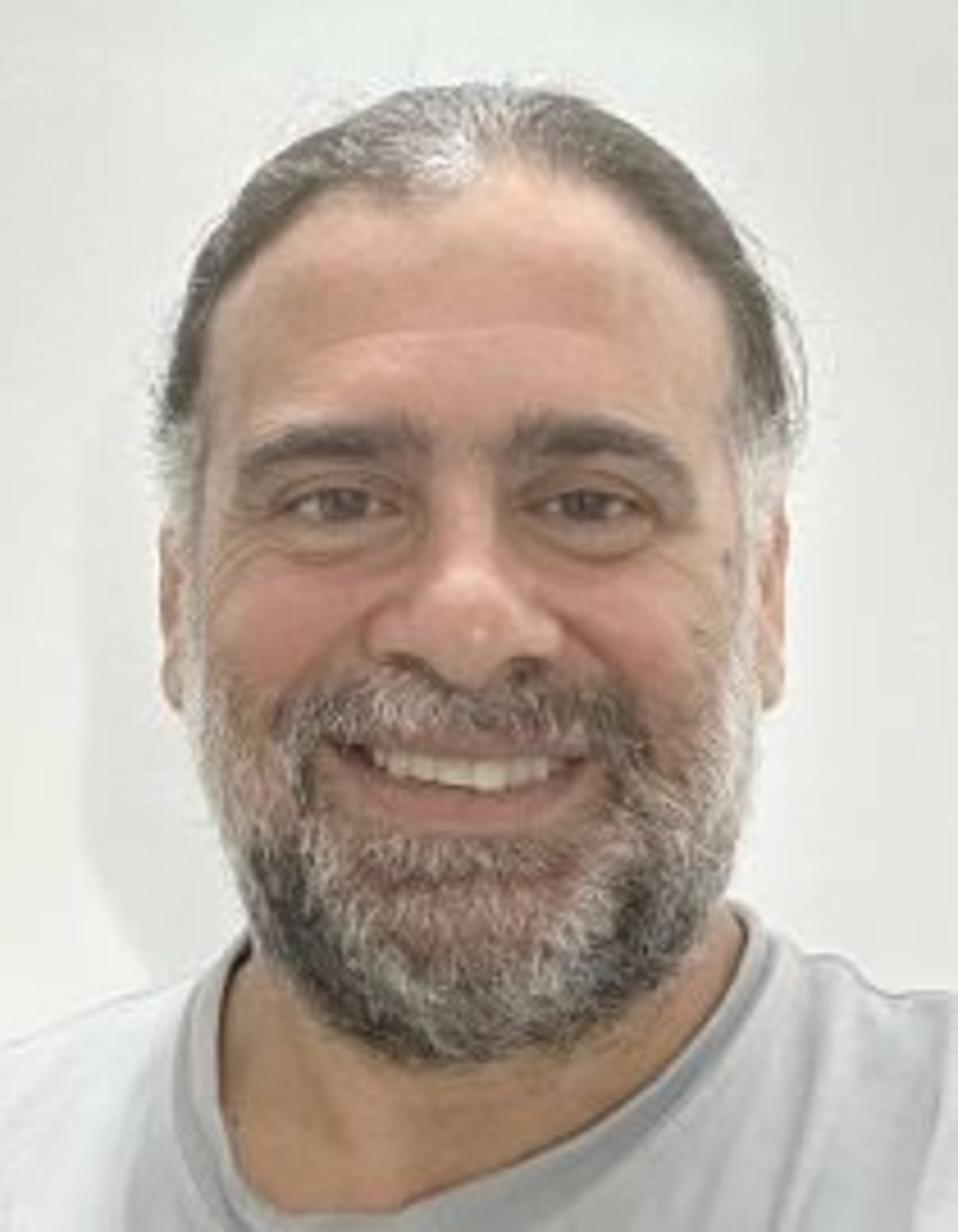 תמונת פורטרט של בעל המקצוע