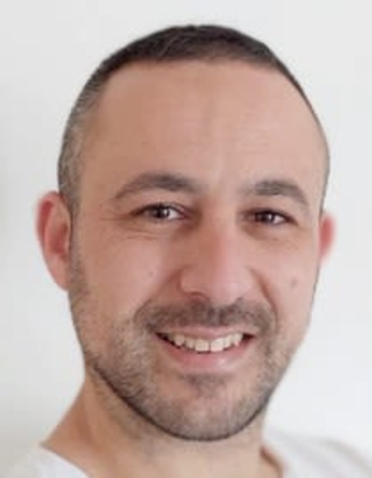 תמונת פורטרט של בעל המקצוע