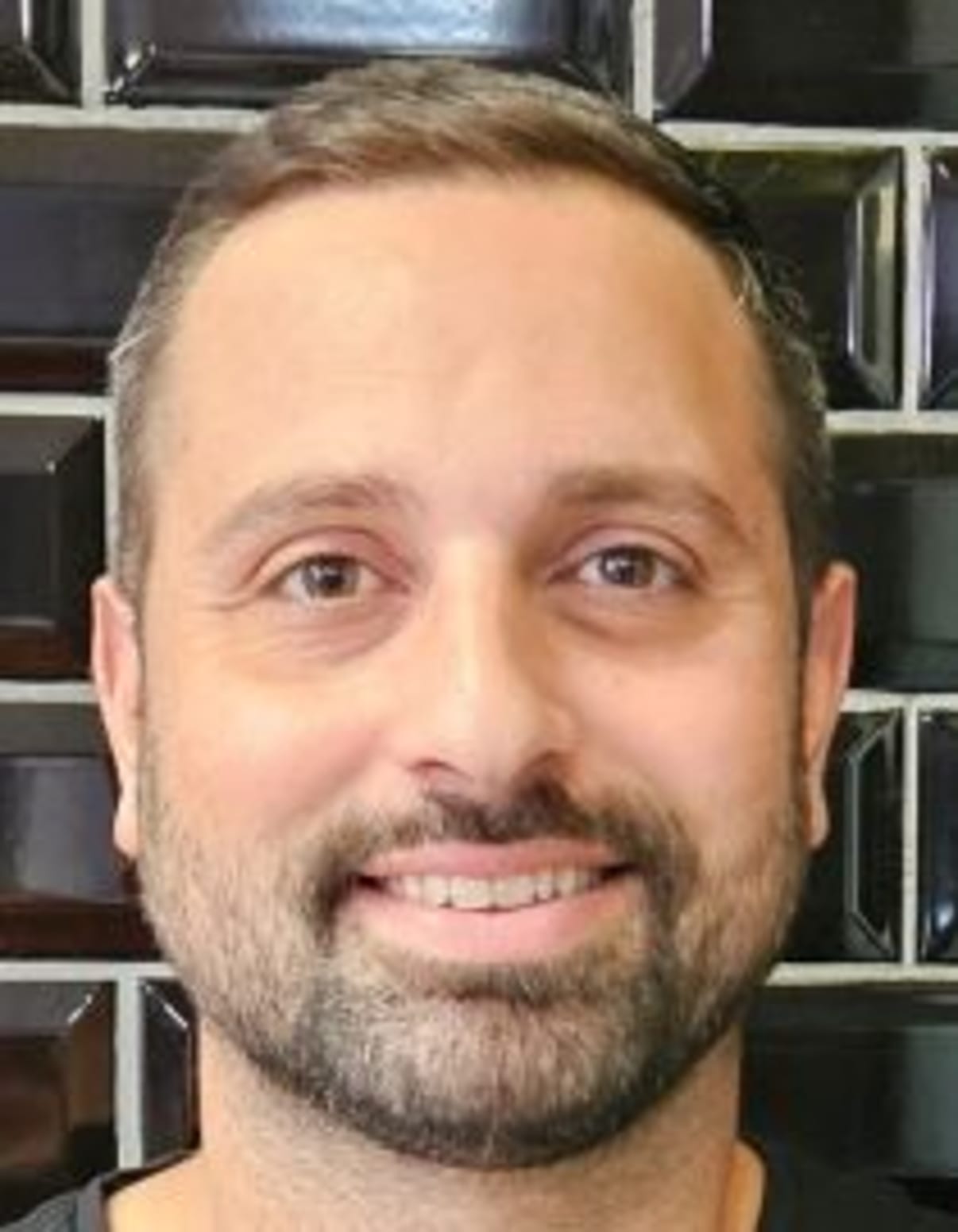 תמונת פורטרט של בעל המקצוע תמונת פורטרט של בעל המקצוע