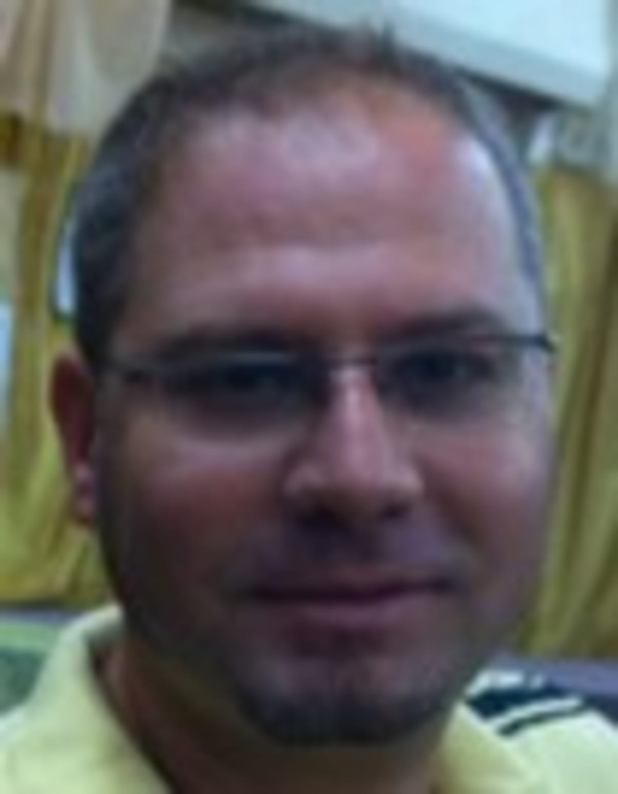 תמונת פורטרט של בעל המקצוע