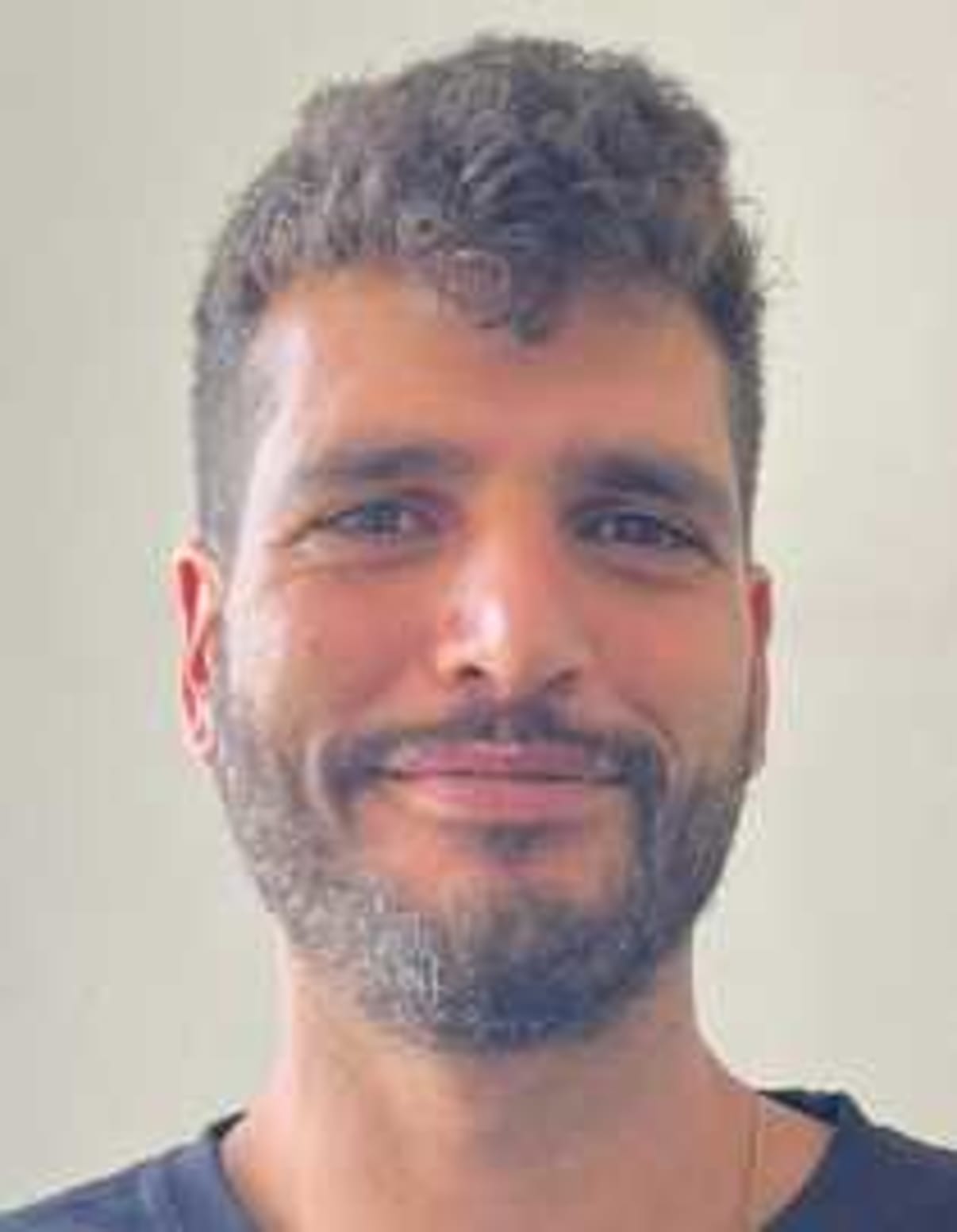 תמונת פורטרט של בעל המקצוע