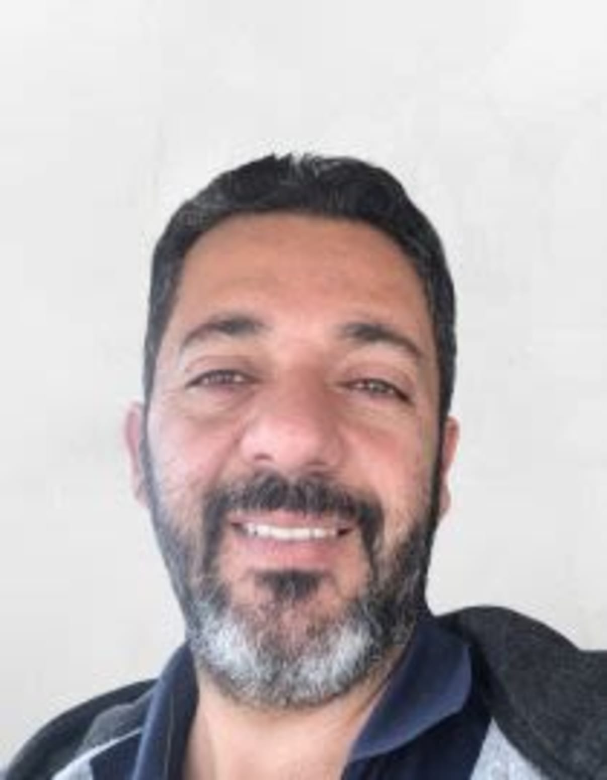 תמונת פורטרט של בעל המקצוע