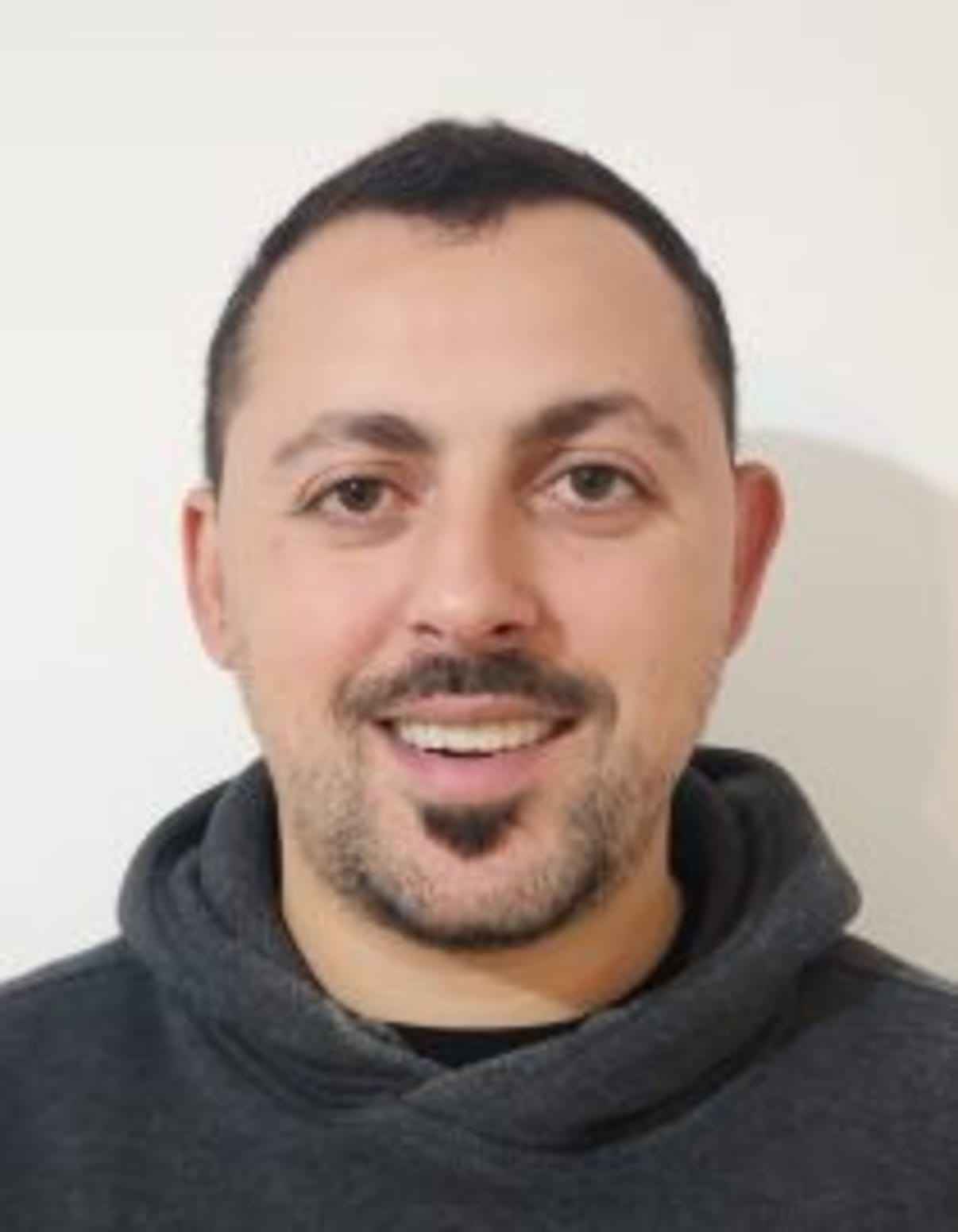 תמונת פורטרט של בעל המקצוע