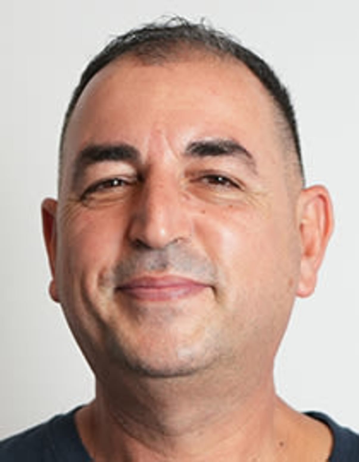 תמונת פורטרט של בעל המקצוע