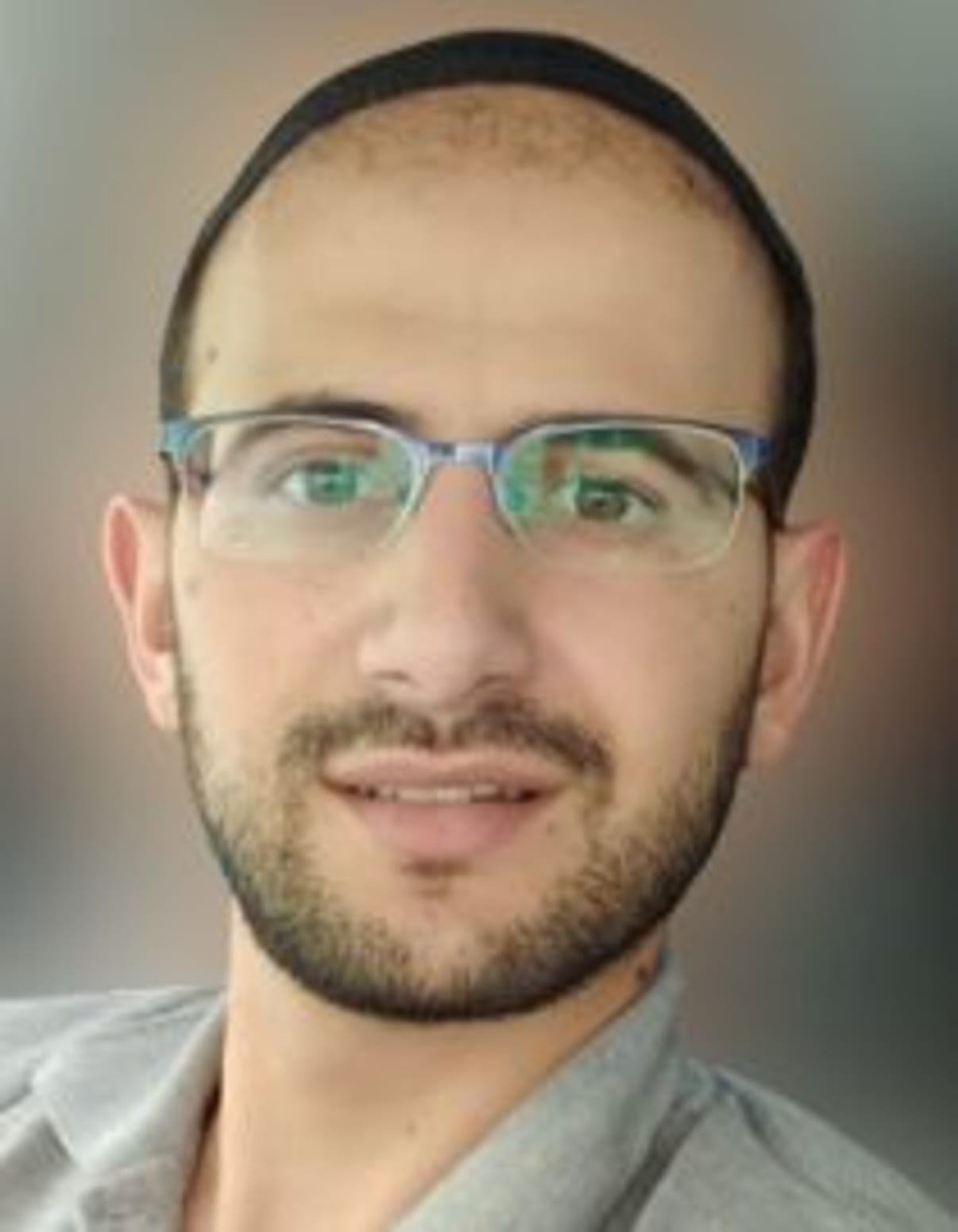 תמונת פורטרט של בעל המקצוע