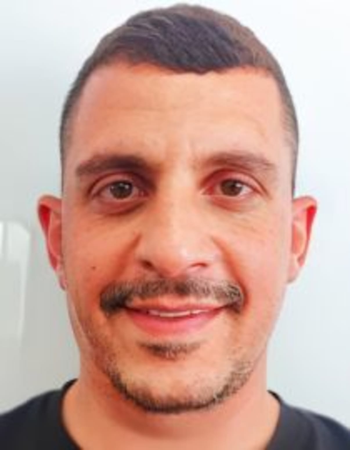 תמונת פורטרט של בעל המקצוע