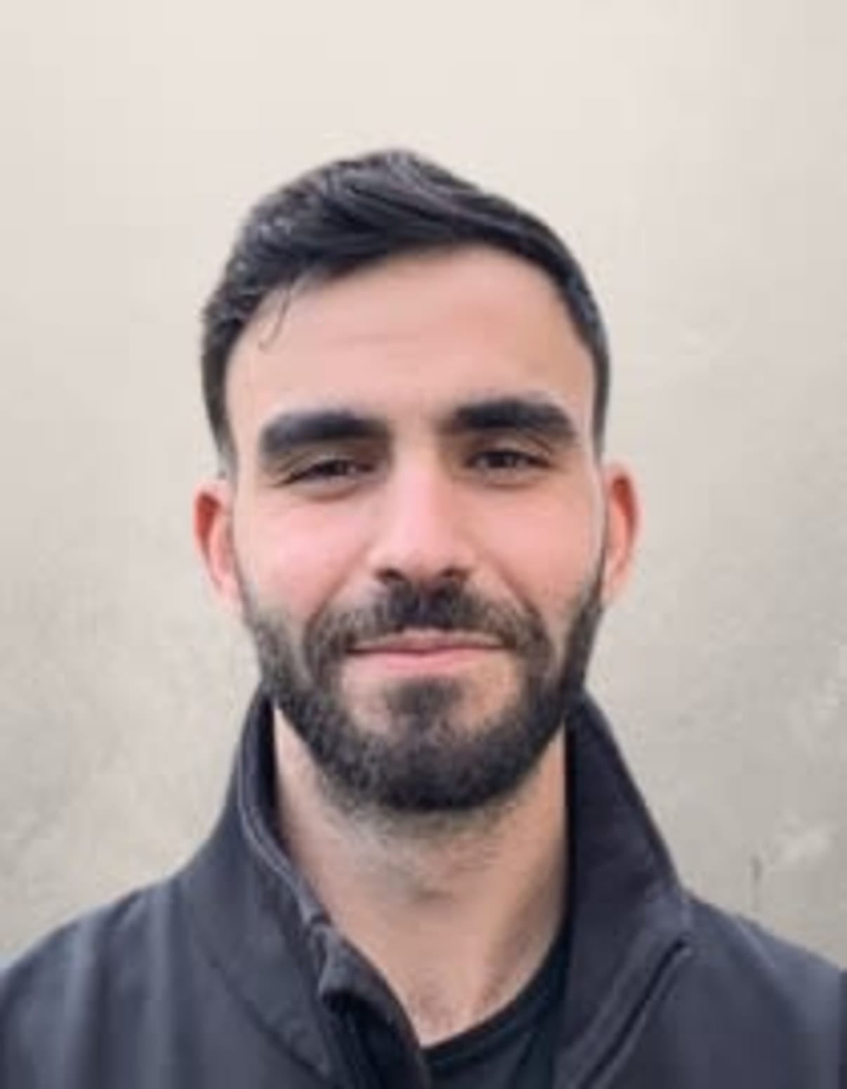 תמונת פורטרט של בעל המקצוע