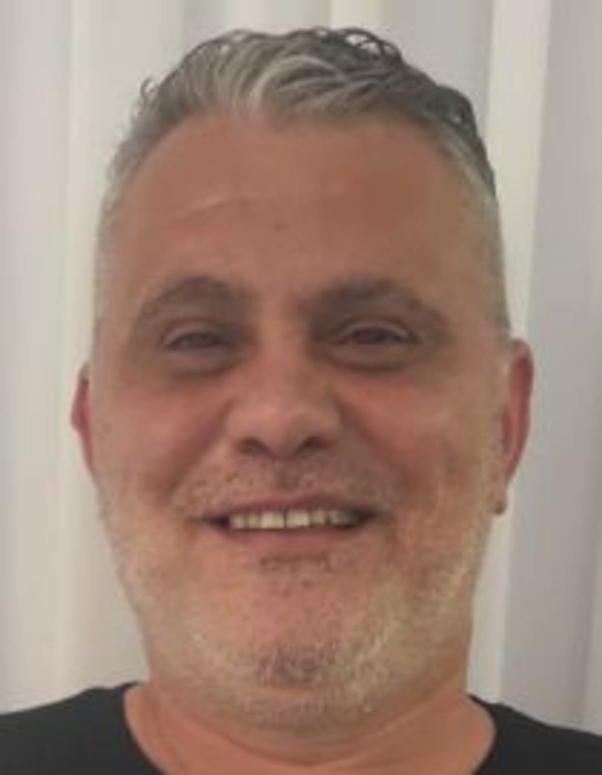 תמונת פורטרט של בעל המקצוע