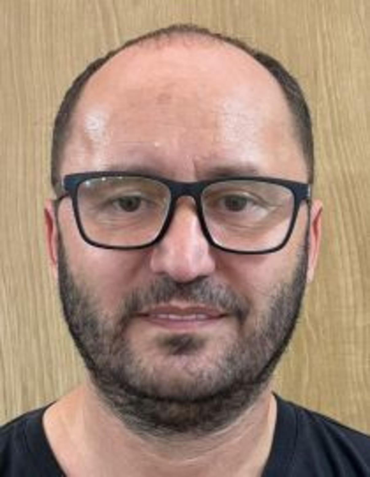 תמונת פורטרט של בעל המקצוע