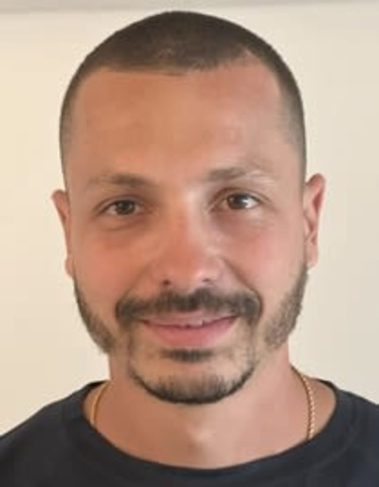 תמונת פורטרט של בעל המקצוע