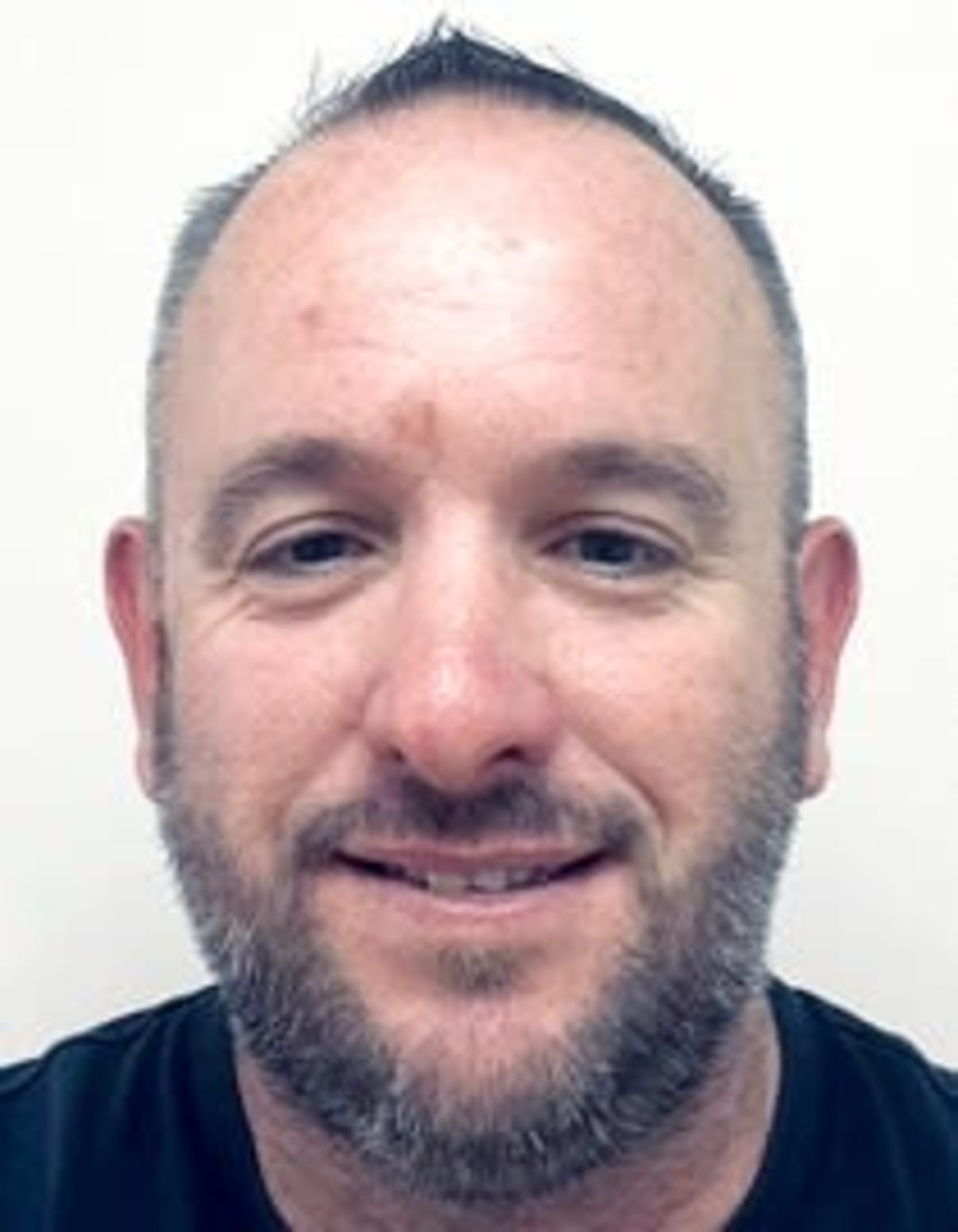 תמונת פורטרט של בעל המקצוע