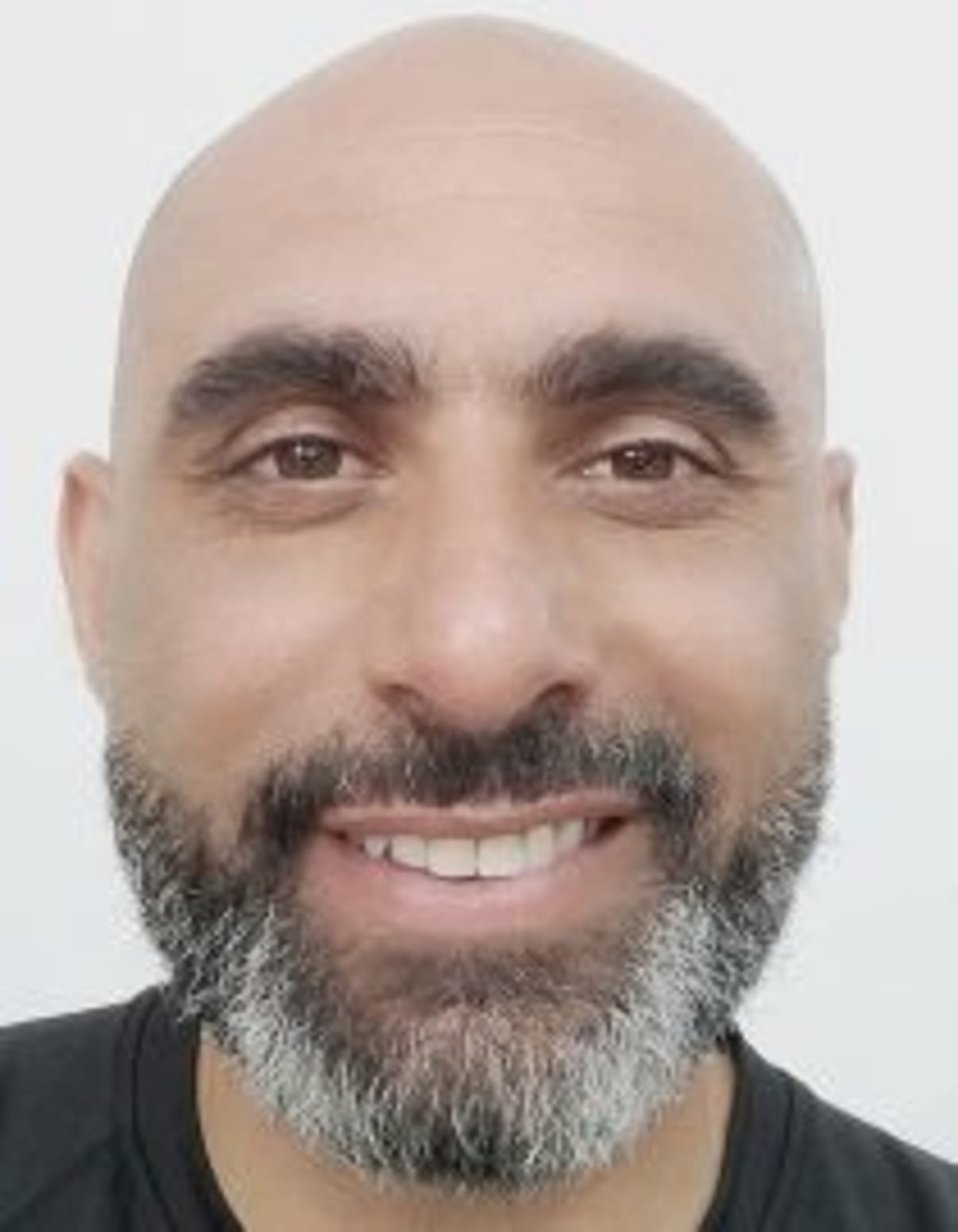 תמונת פורטרט של בעל המקצוע