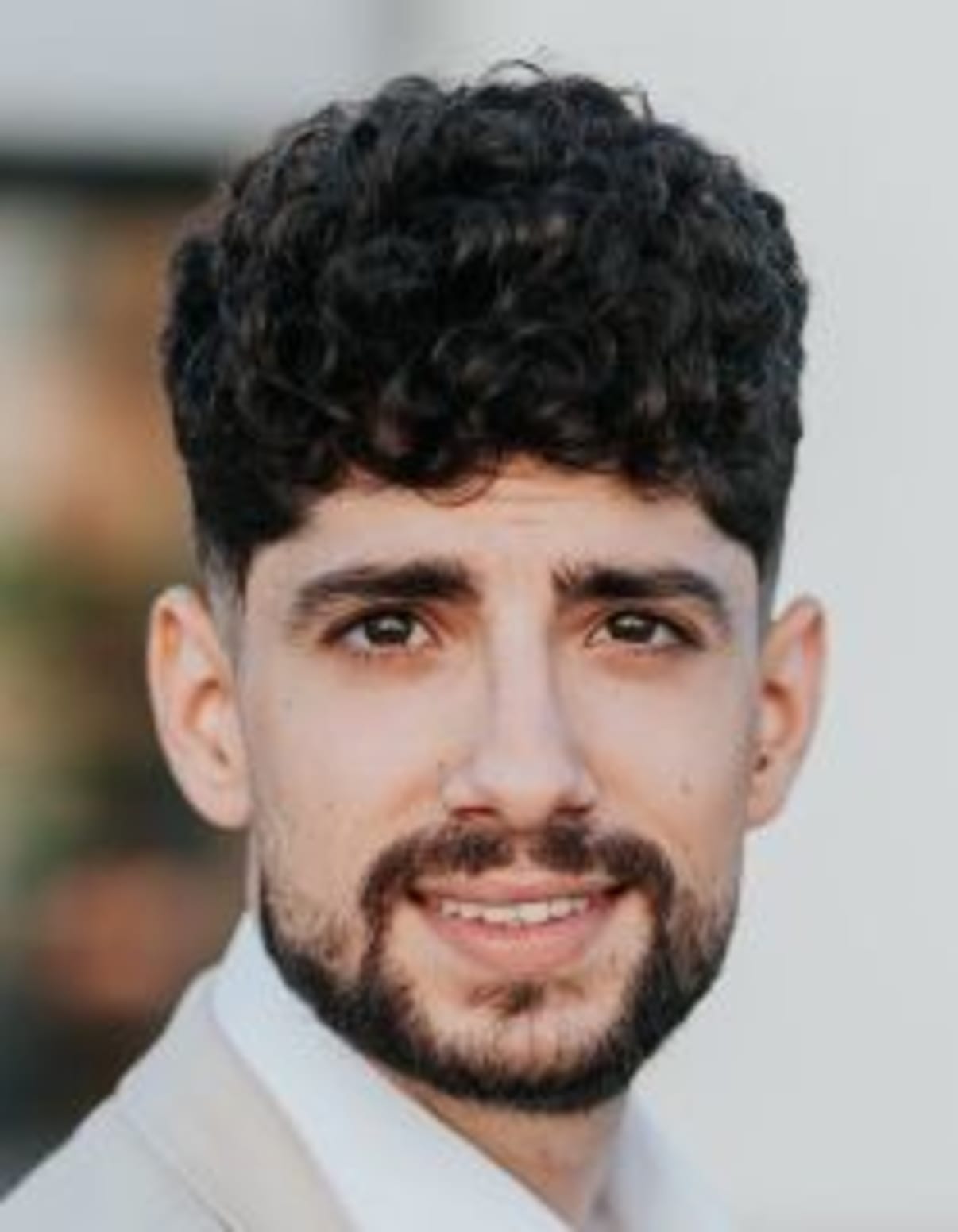 תמונת פורטרט של בעל המקצוע