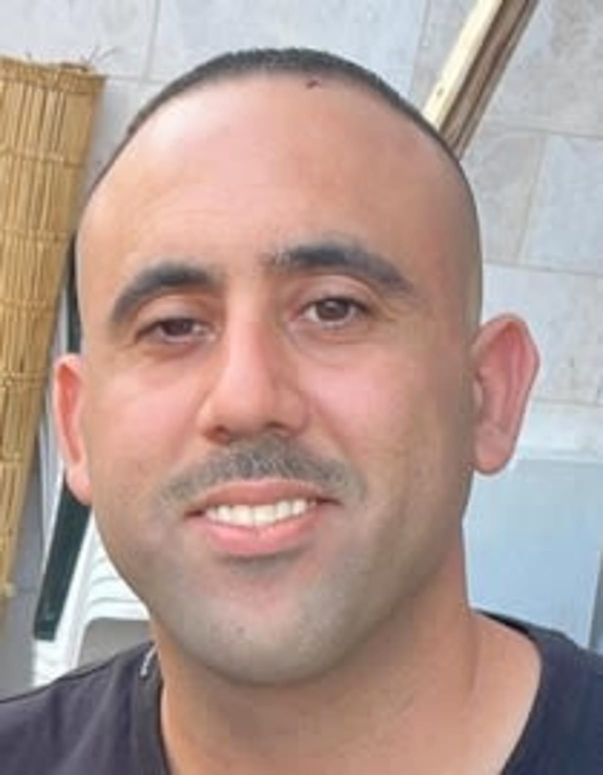 תמונת פורטרט של בעל המקצוע