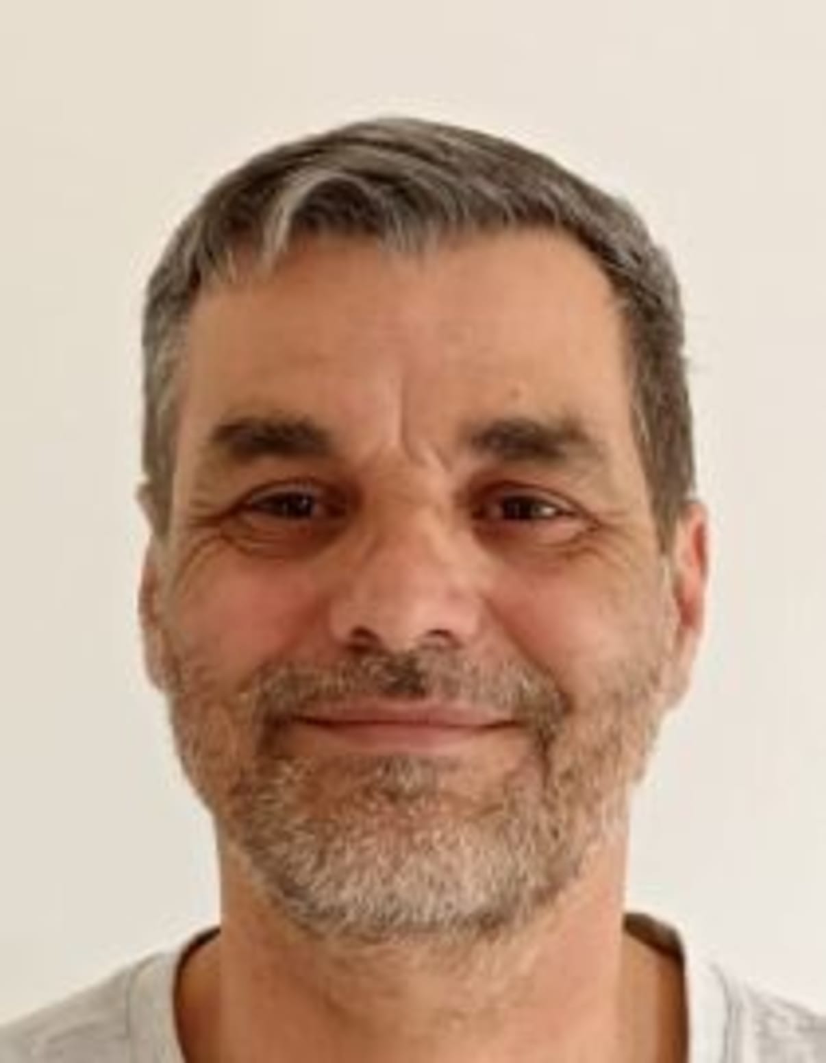 תמונת פורטרט של בעל המקצוע