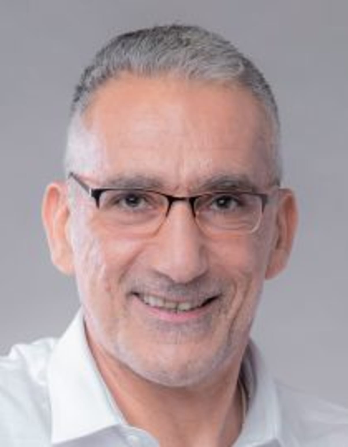 תמונת פורטרט של בעל המקצוע