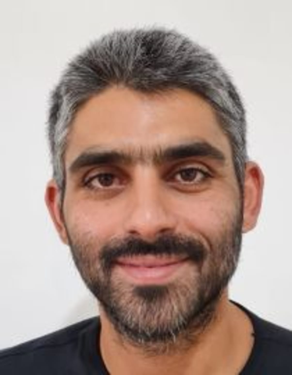 תמונת פורטרט של בעל המקצוע