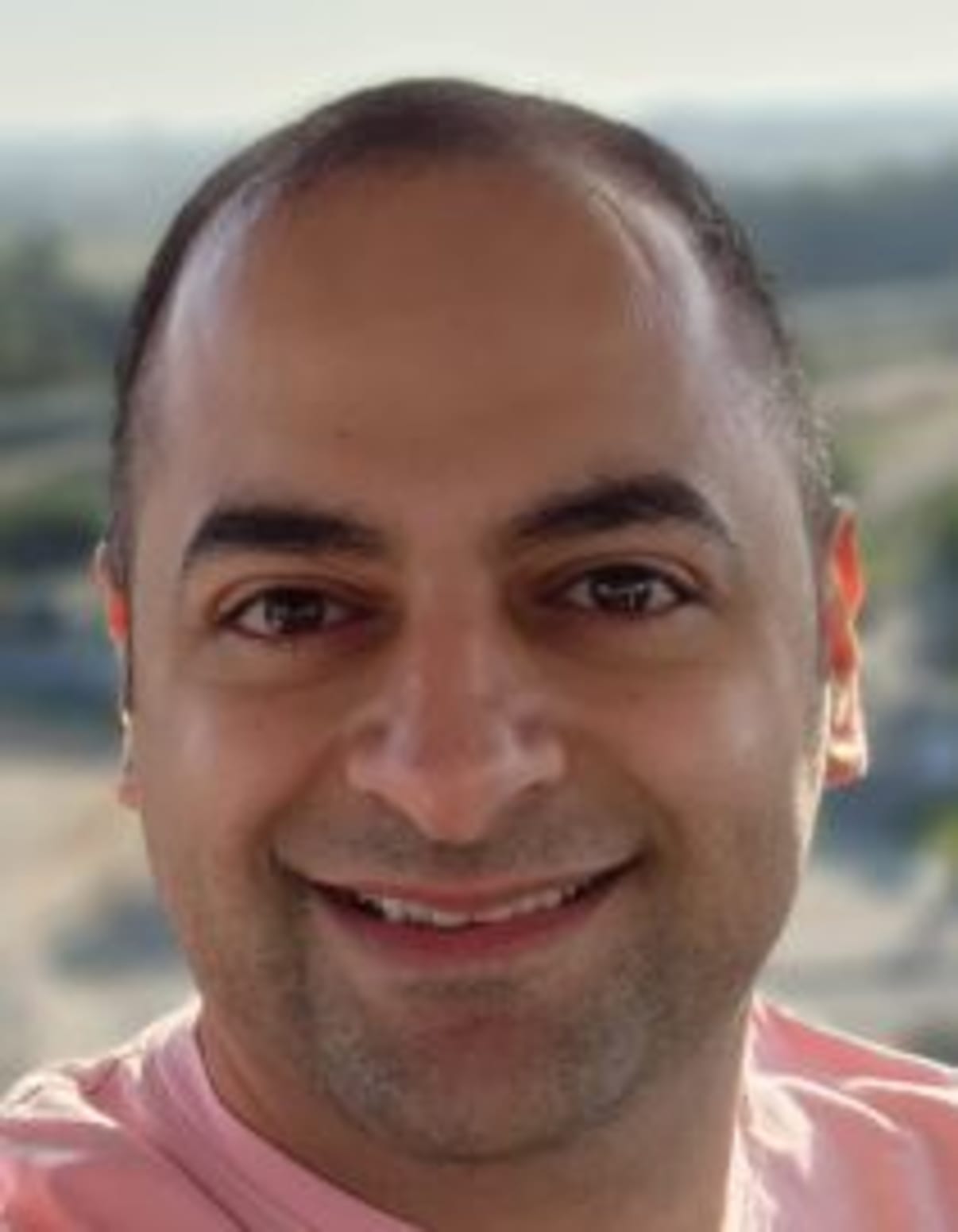 תמונת פורטרט של בעל המקצוע