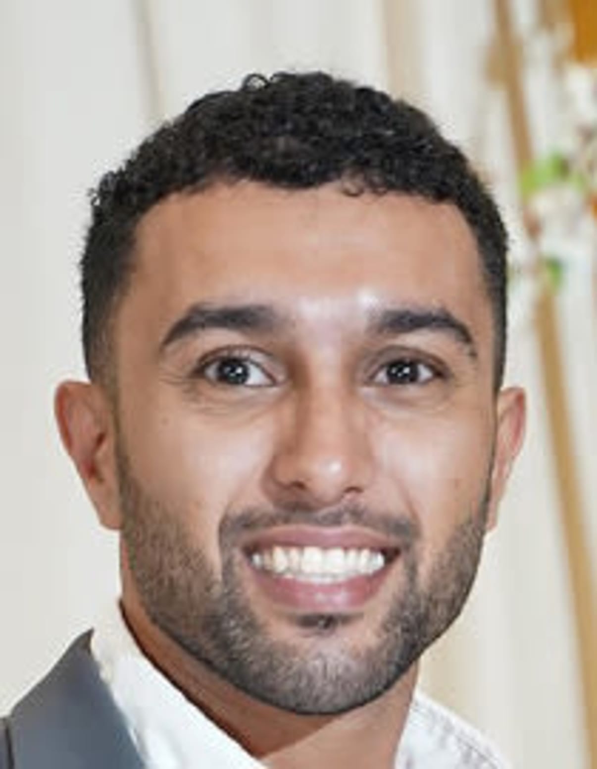 תמונת פורטרט של בעל המקצוע