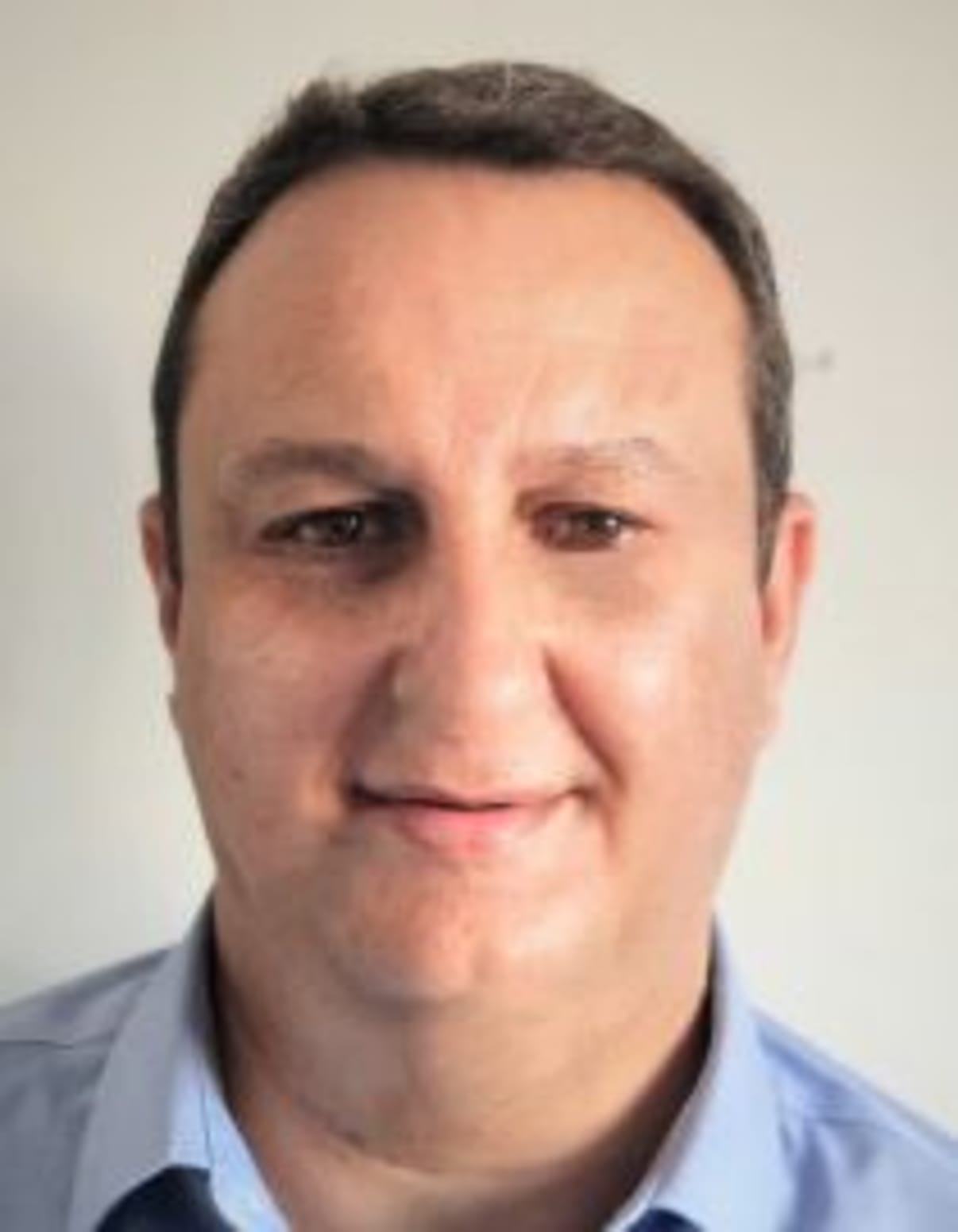 תמונת פורטרט של בעל המקצוע