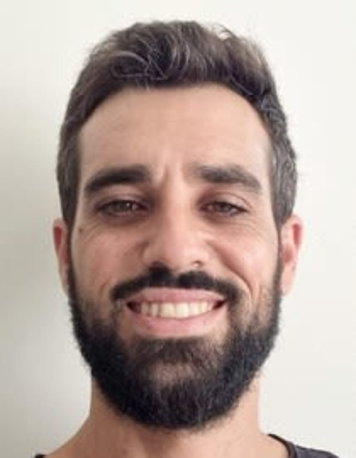 תמונת פורטרט של בעל המקצוע