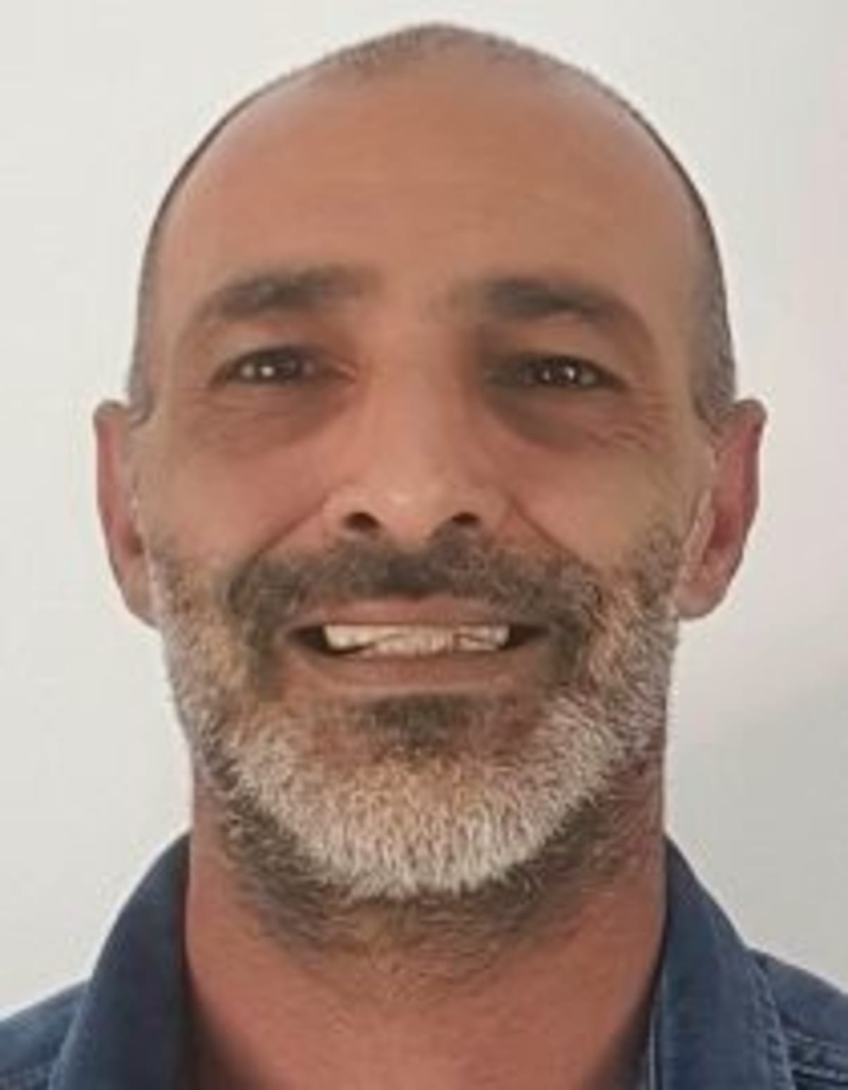 תמונת פורטרט של בעל המקצוע