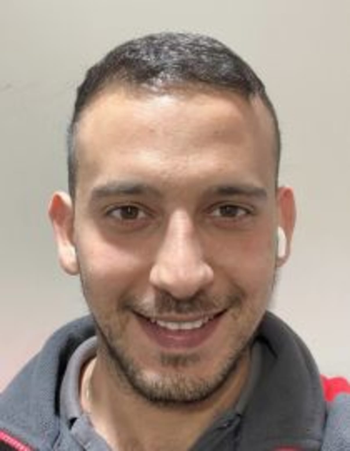 תמונת פורטרט של בעל המקצוע