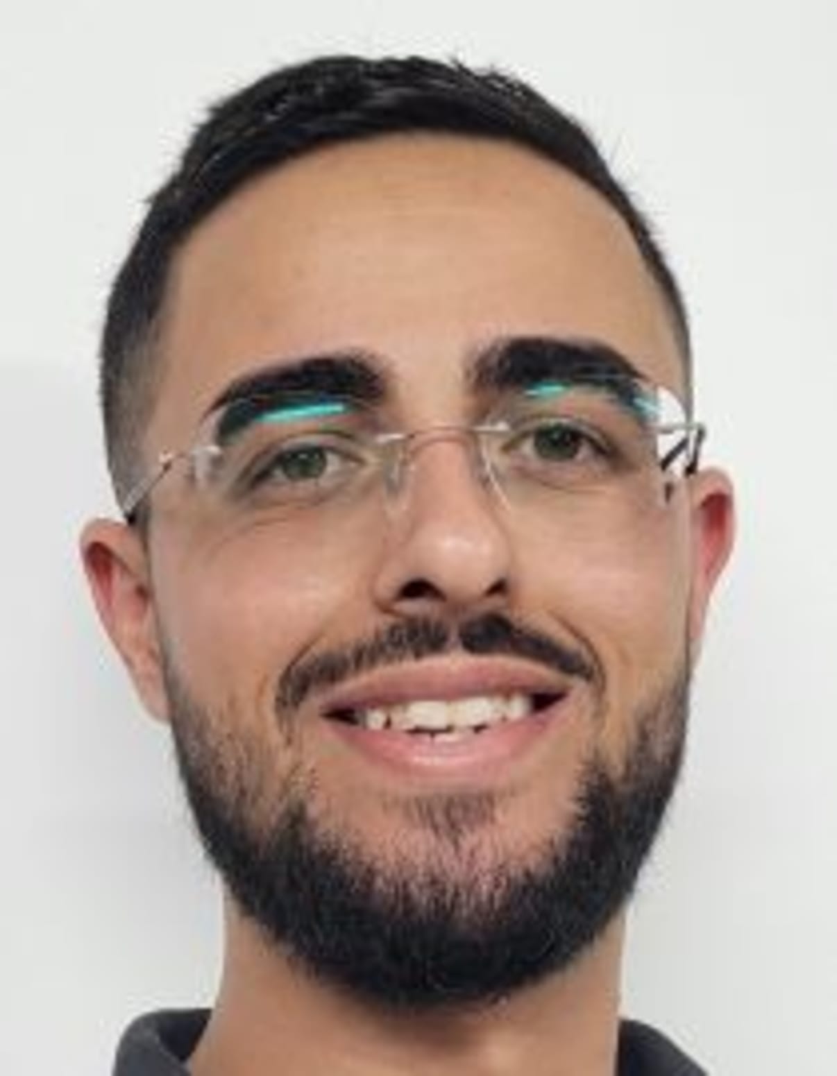 תמונת פורטרט של בעל המקצוע