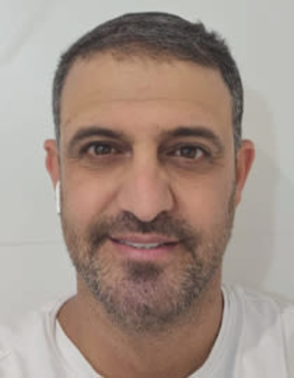 תמונת פורטרט של בעל המקצוע