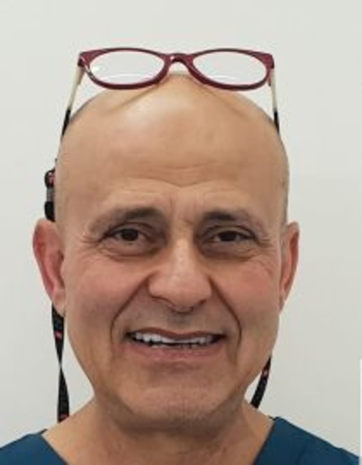 תמונת פורטרט של בעל המקצוע