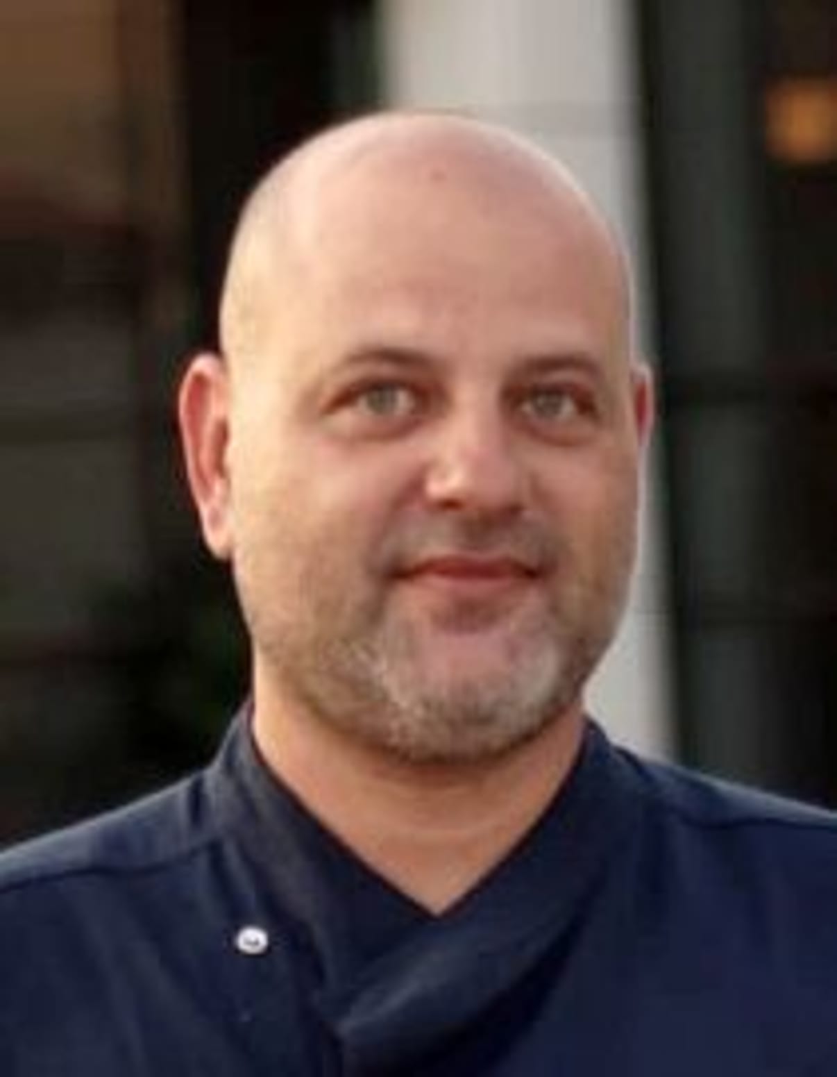 תמונת פורטרט של בעל המקצוע