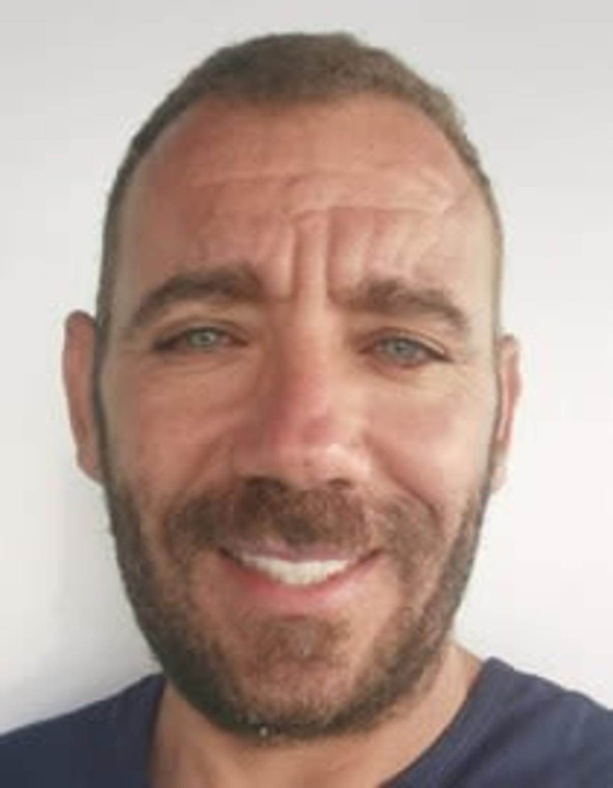 תמונת פורטרט של בעל המקצוע