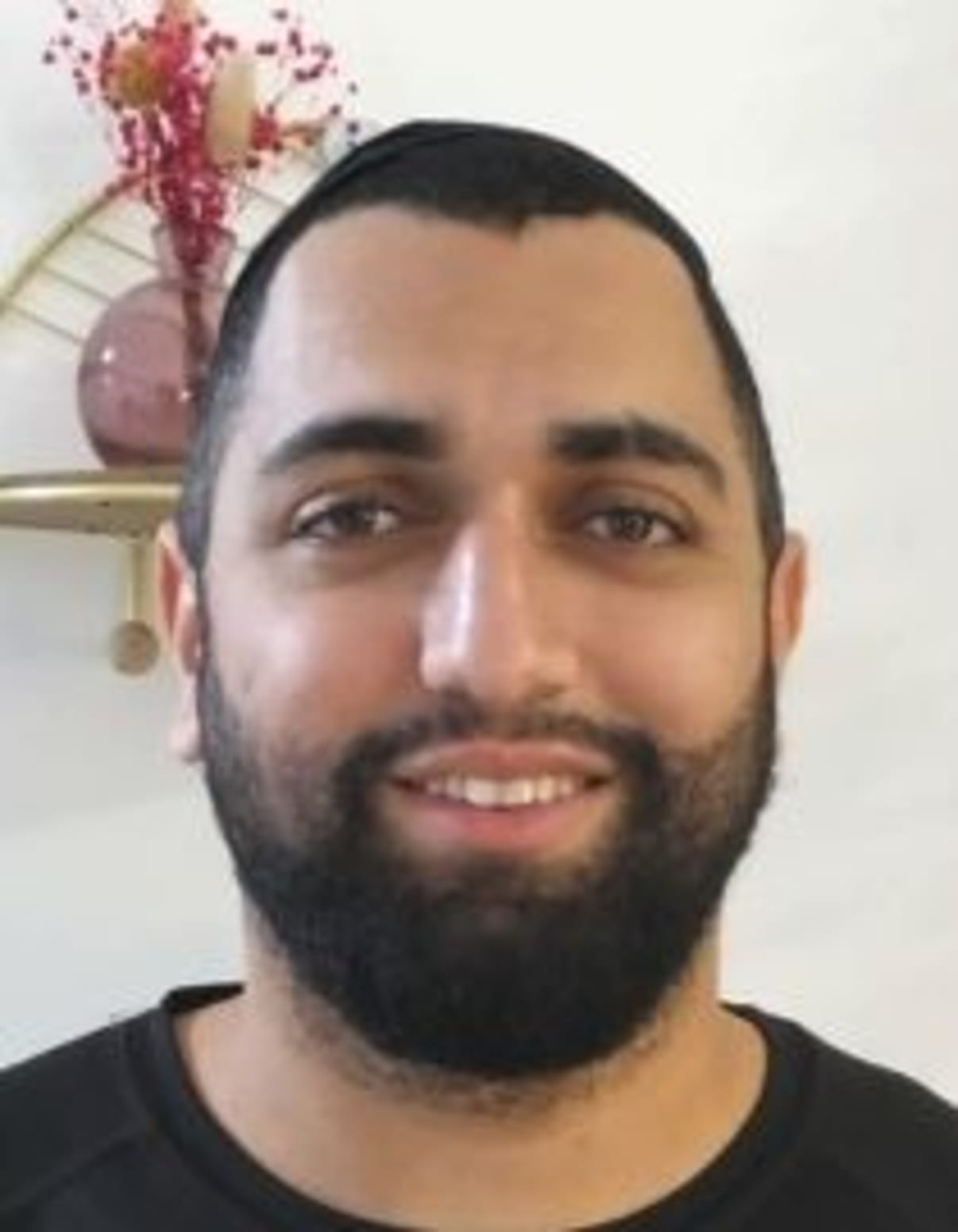 תמונת פורטרט של בעל המקצוע