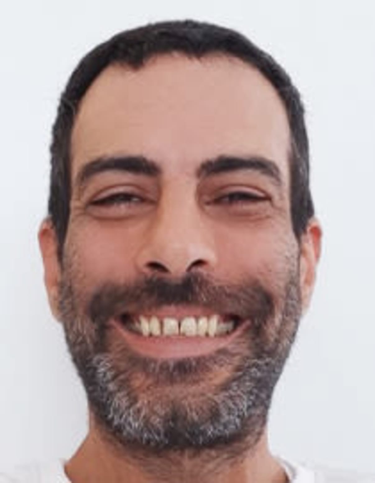 תמונת פורטרט של בעל המקצוע