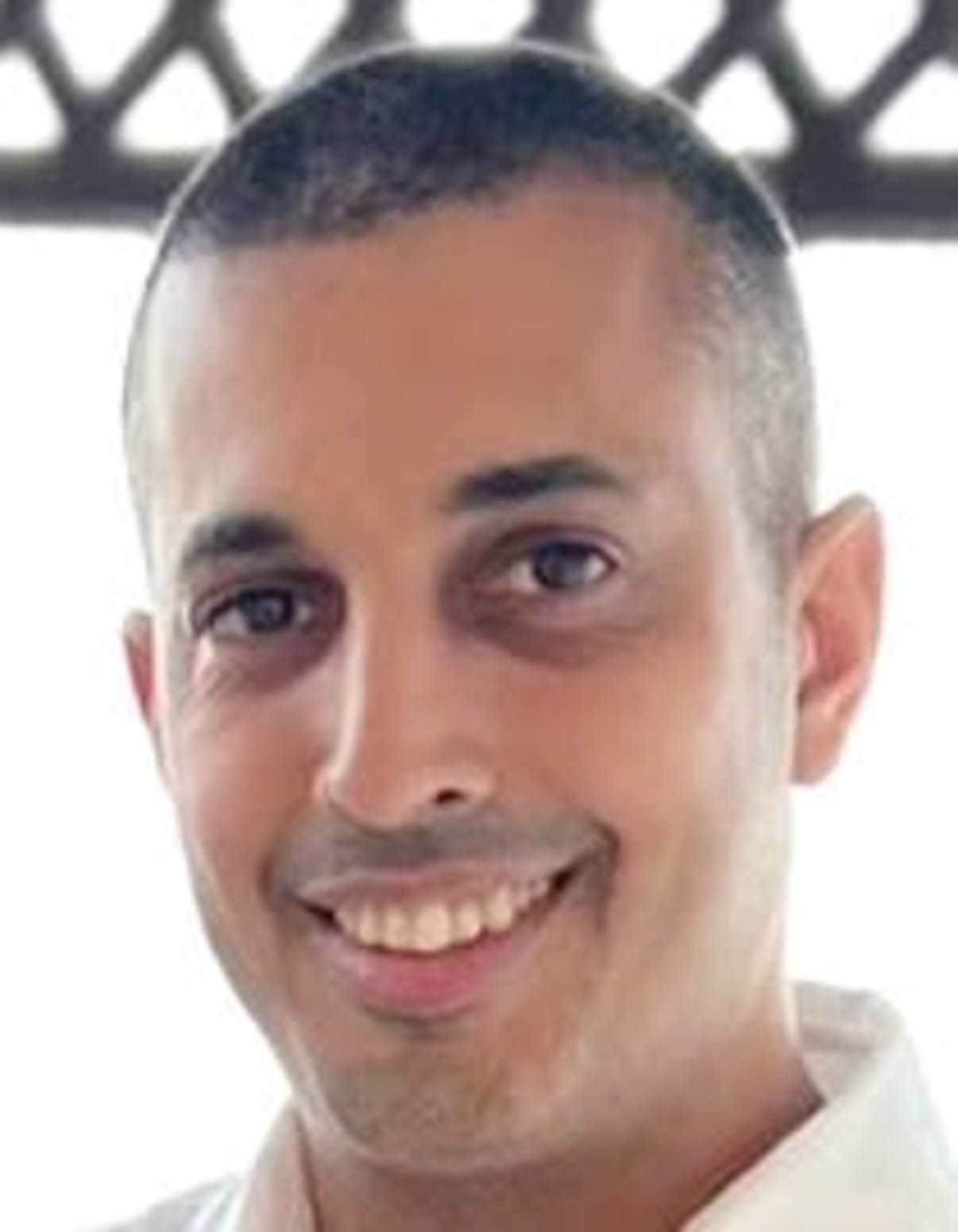 תמונת פורטרט של בעל המקצוע