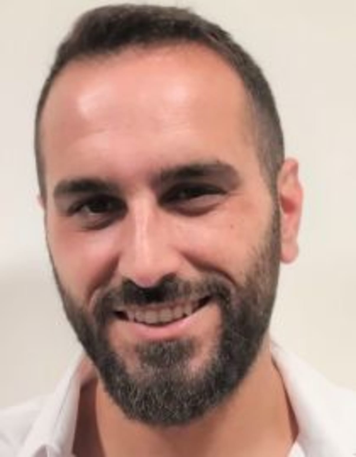 תמונת פורטרט של בעל המקצוע