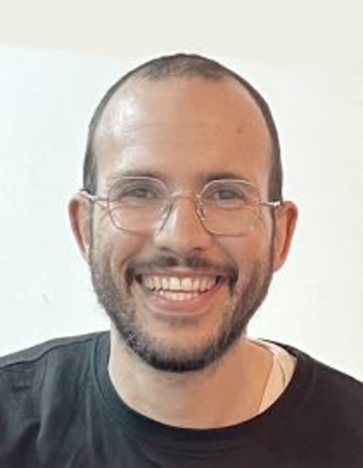 תמונת פורטרט של בעל המקצוע