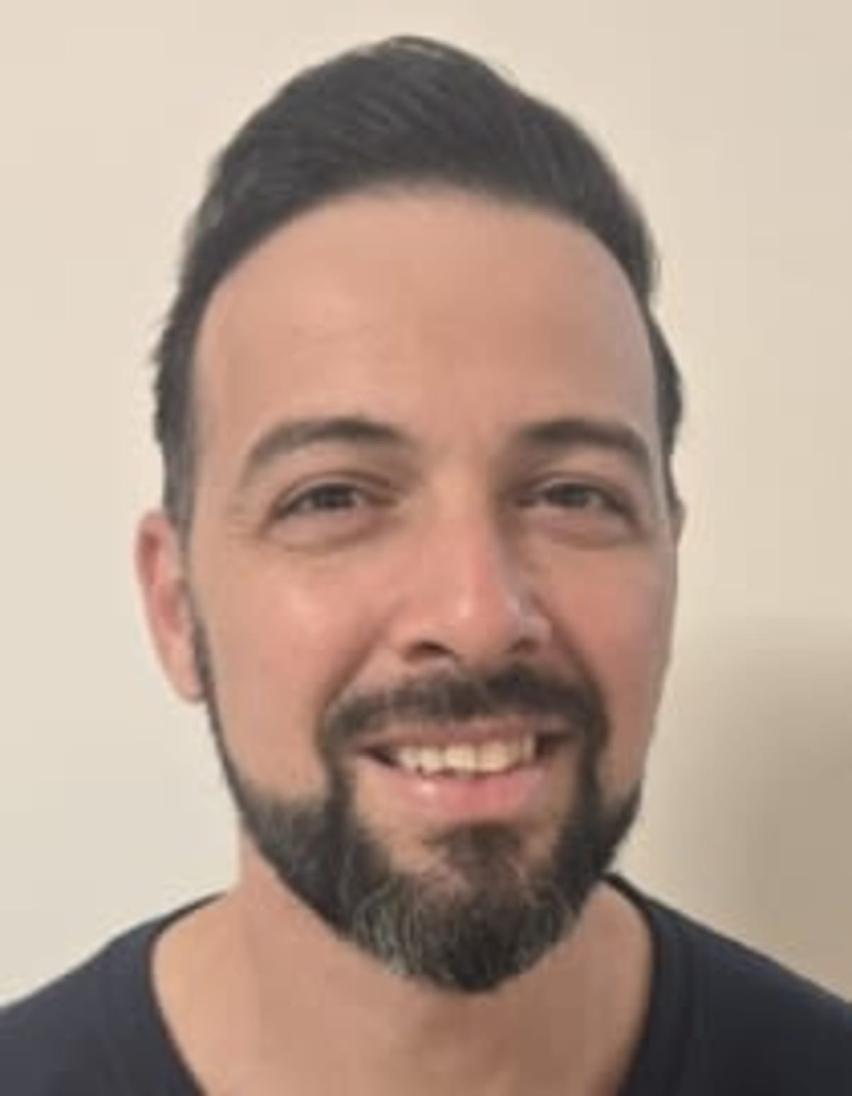 תמונת פורטרט של בעל המקצוע